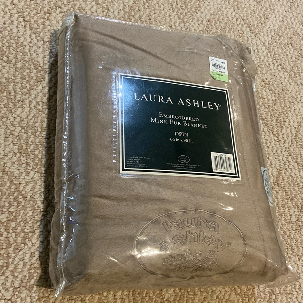Laura Ashley Embroidered Mink Fur Blanket (Twin)